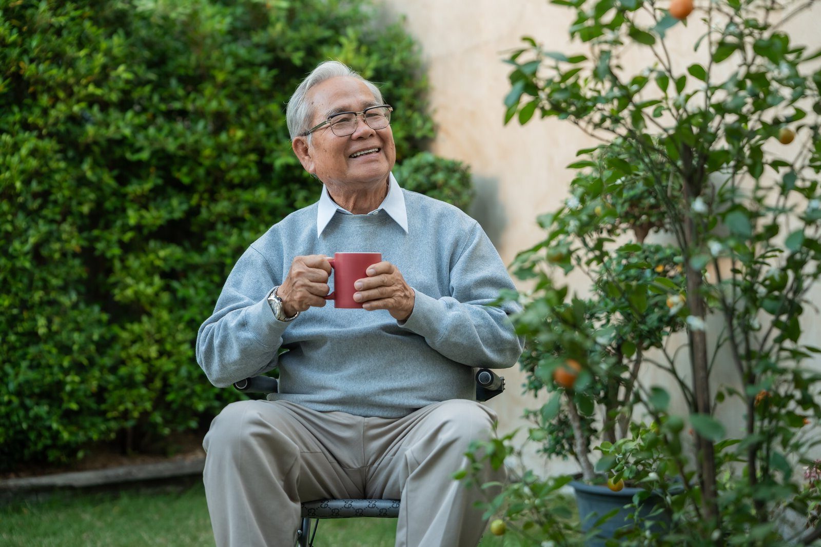 sl_better-living-assisted-living-banner-man-garden-coffee