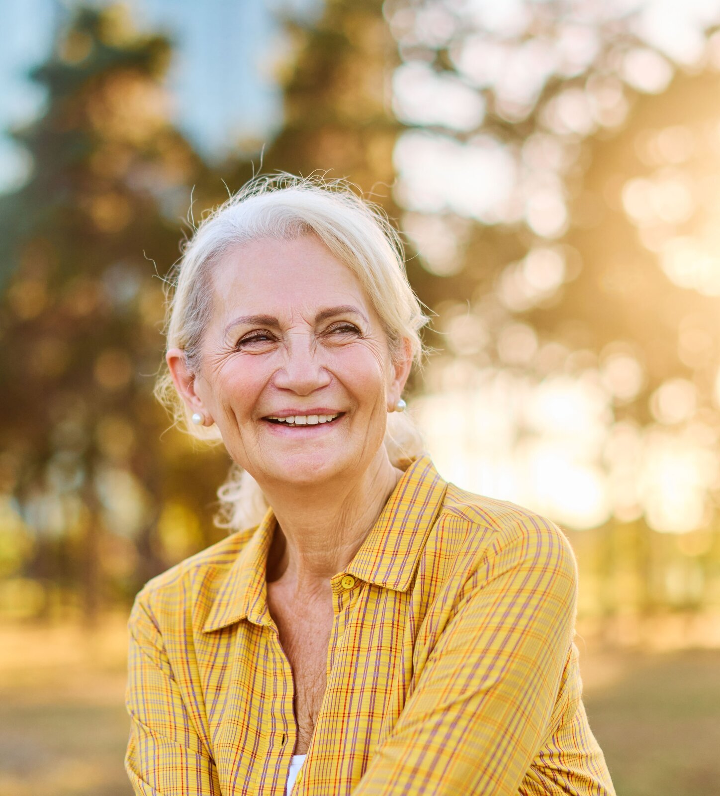 sl_better-living-assisted-living-woman-portrait-yellow
