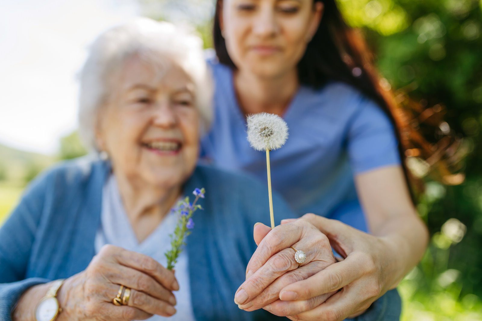 sl_better-living-memory-care-banner-caregiver-dandelion